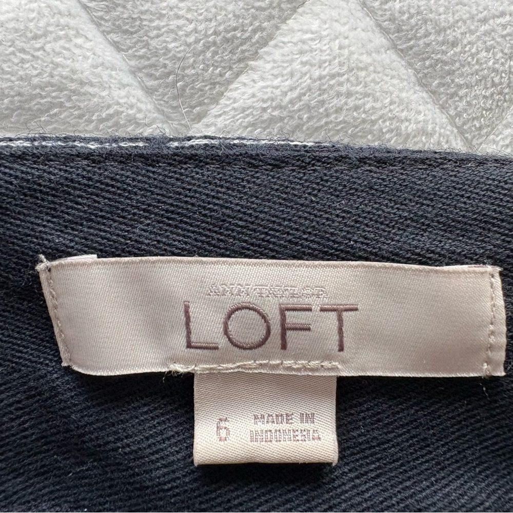 Loft Straight Skirt Size 6 Navy Pinstriped Wool Blend Belt Hoops Pockets Career - Picture 2 of 12
